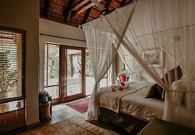 Khaya Ndlovu Safari Manor