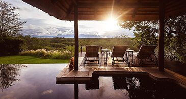 Khaya Ndlovu Safari Manor