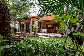 Khaya Ndlovu Safari Manor