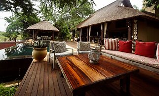 Khaya Ndlovu Safari Manor