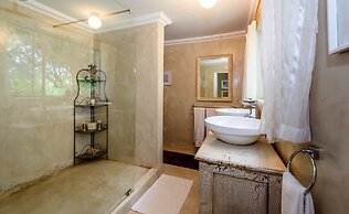 Khaya Ndlovu Safari Manor
