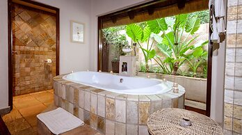Khaya Ndlovu Safari Manor