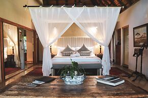 Khaya Ndlovu Safari Manor