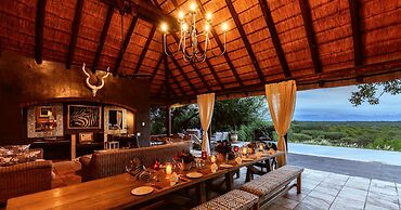 Khaya Ndlovu Safari Manor