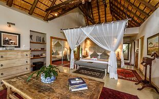 Khaya Ndlovu Safari Manor