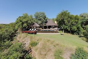Khaya Ndlovu Safari Manor