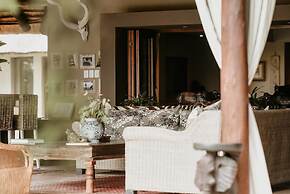 Khaya Ndlovu Safari Manor