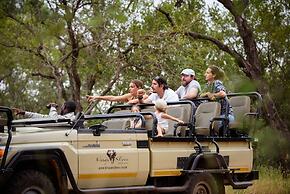 Khaya Ndlovu Safari Manor