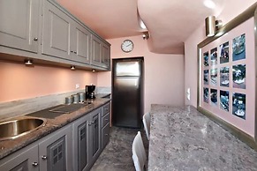 Theodora Suites - Adults Only