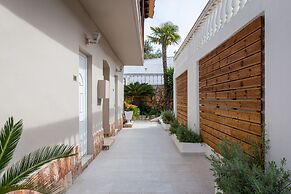 Oasis Hotel