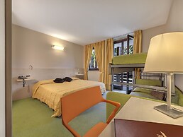 Hotel Alaska