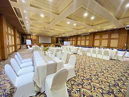 Bluewater Maribago Beach Resort