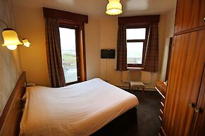 Headlands Hotel