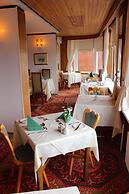 Headlands Hotel