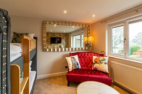 Holly Lodge Guest House