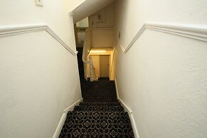 OYO Hotel 33