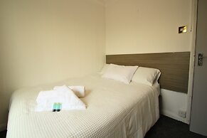 OYO Hotel 33