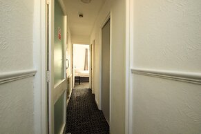 OYO Hotel 33