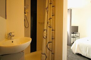 OYO Hotel 33