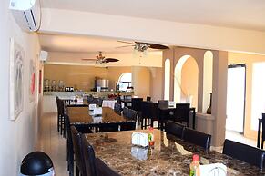Laos Mar Hotel & Suites