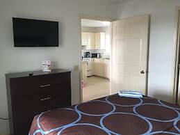 Port Isla Inn