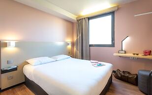 B&B HOTEL Marseille La Timone