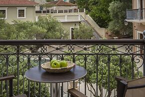 Balhambra Suites - Adults Only