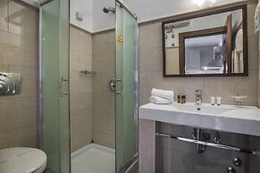 Balhambra Suites - Adults Only