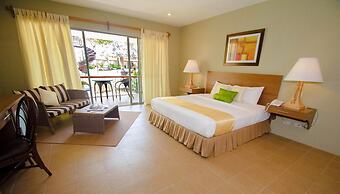 Almont Inland Resort
