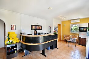 Jardim Da Meia Praia Hotel