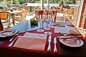 Jardim Da Meia Praia Hotel