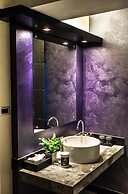 Nouvo City Hotel