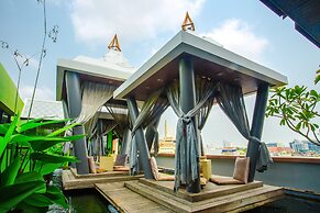 Nouvo City Hotel