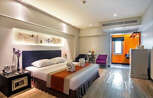 Nouvo City Hotel