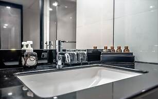 Nouvo City Hotel