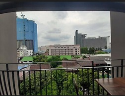 Page 10, Hotel