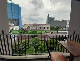 Page 10, Hotel