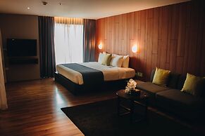 Page 10, Hotel