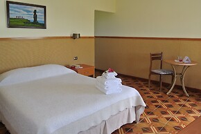 Iorana Hotel