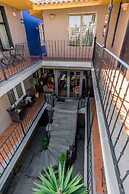 Azul Colonial