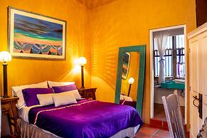 Azul Colonial