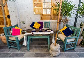 Azul Colonial