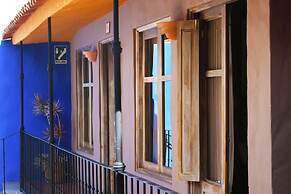 Azul Colonial