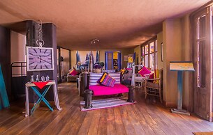 Azul Colonial