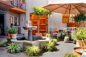 Azul Colonial