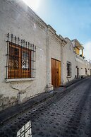 Azul Colonial