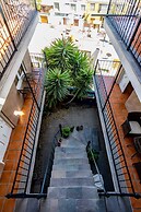 Azul Colonial