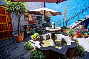 Azul Colonial