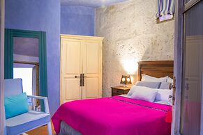 Azul Colonial