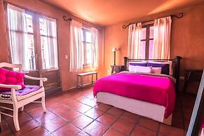 Azul Colonial